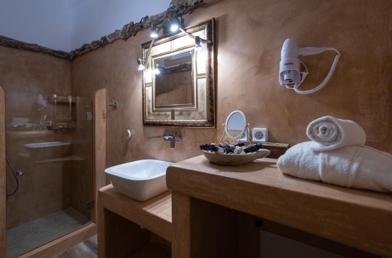 ELAIOLITHOS - Luxury Villa Suites - Adults Only photo 2