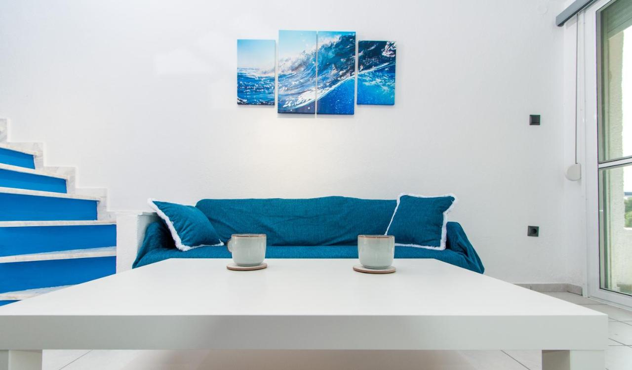 Blue & White - 5
