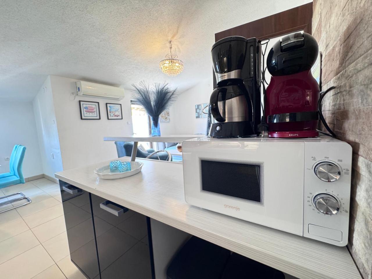 Apartman "Sabine" with heated pool - 3