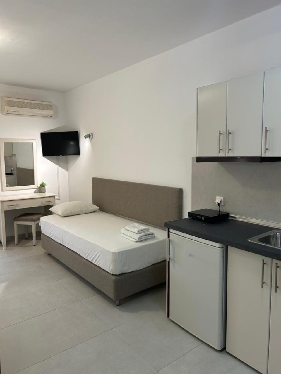 Iraklis Hotel - 4