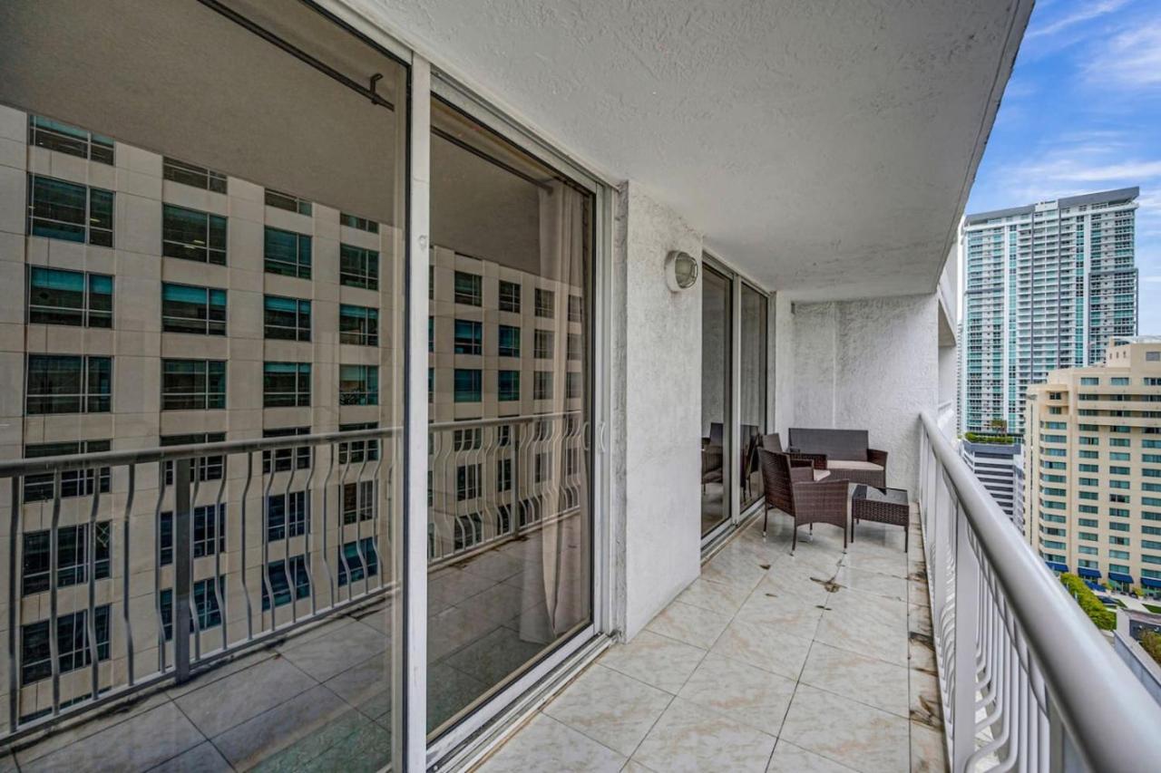 Peaceful Brickell 1BR Water and City Outlook - 3