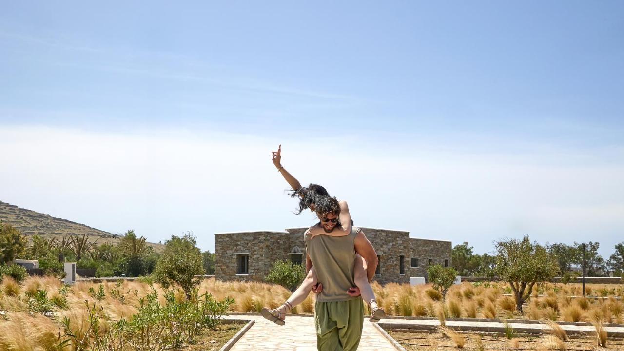 Emerald Tinos - 3