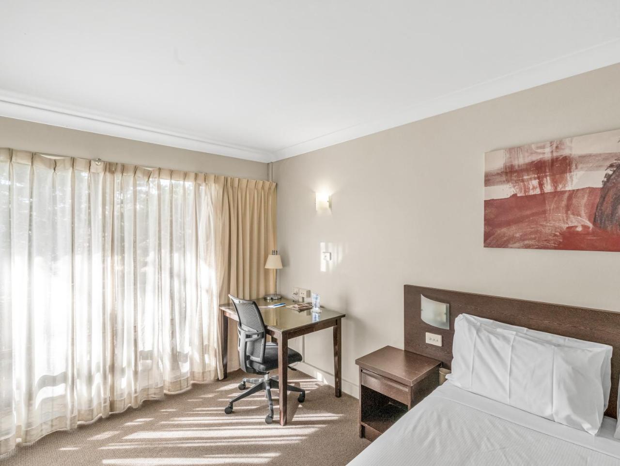 Photo - Ibis Styles Canberra Tall Trees
