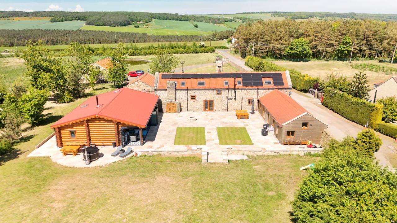 Entire Luxury Log Cabin Sleeps 6 with Private Hot Tub & Scenic Views near Durham & Bishop Auckland - 3