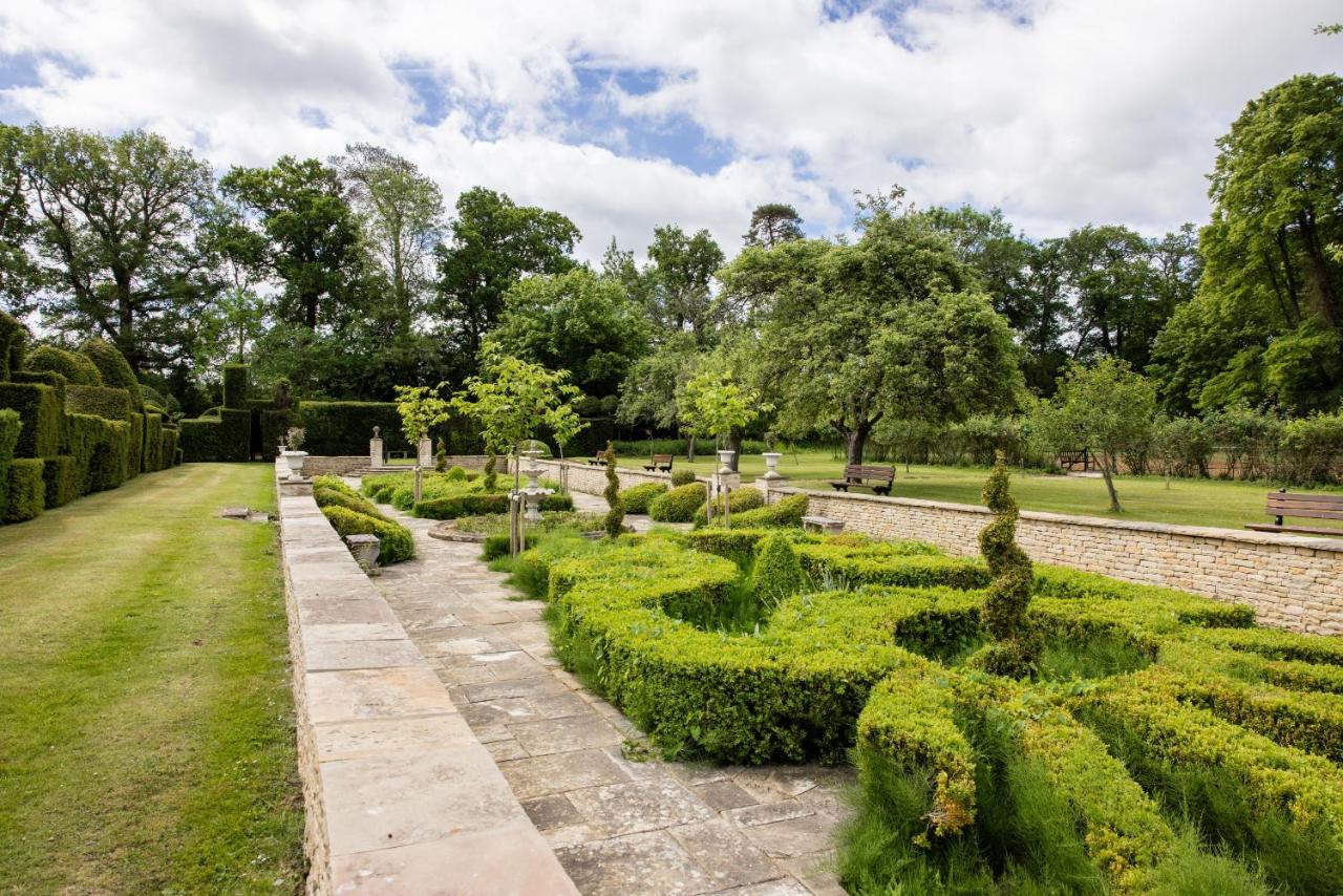 Weston Manor Hotel - 2