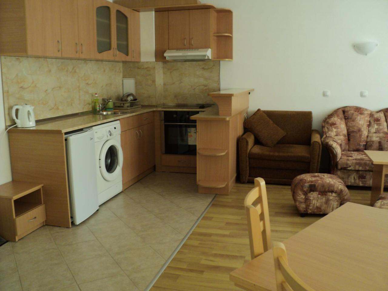 Meni Apartments and Guest Rooms photo 4