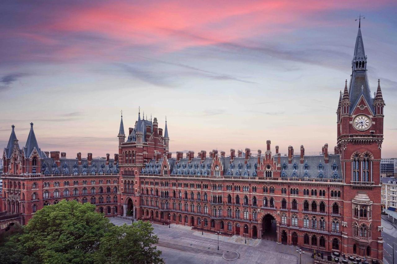 St Pancras London, Autograph Collection - 1
