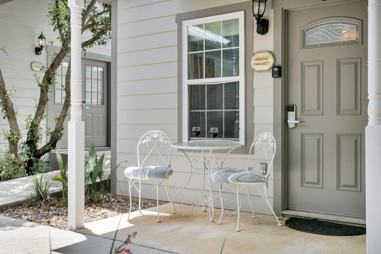 Main Street Retreat #2 - King Bed, On Main St, Shared Hot Tub & Pool - 3