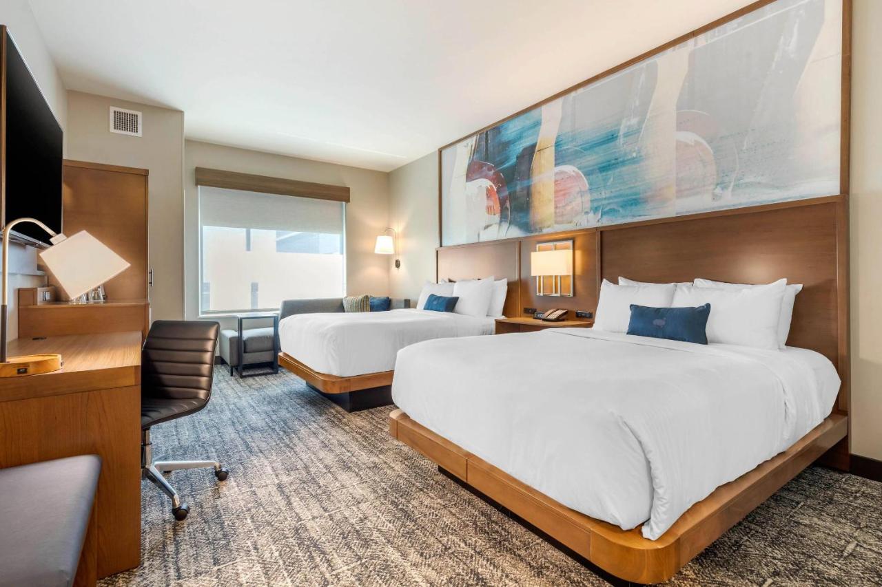 Holiday Inn Express Bettendorf - Davenport NE by IHG photo 2