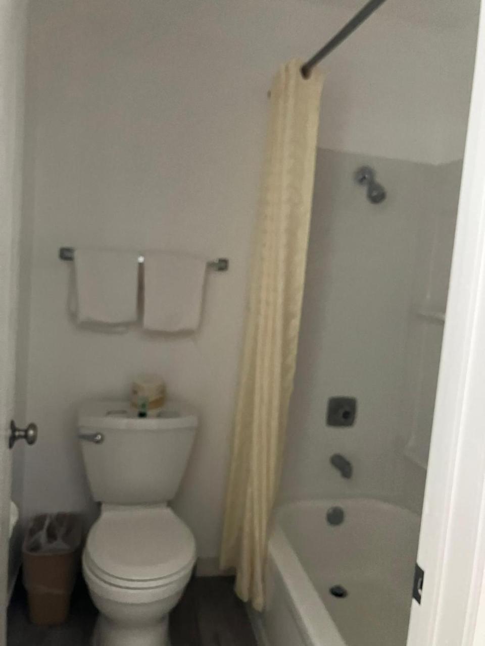 Oasis Inn and Suites photo 2