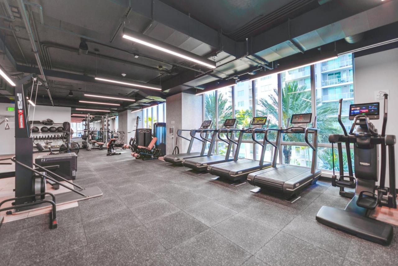 Luxury Condo w Rooftop Pool & Gym - 3