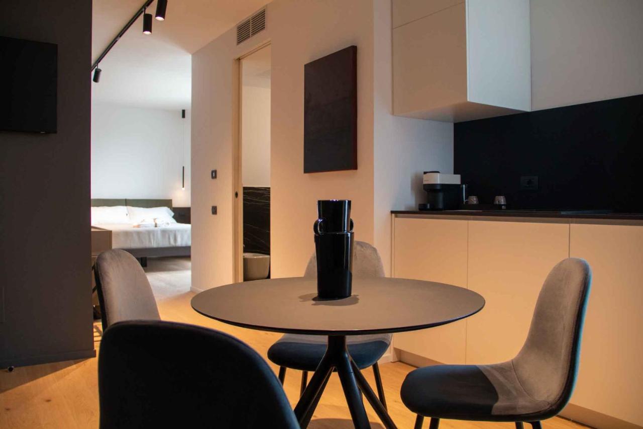 MARI Luxury Rooms and Suites - 5