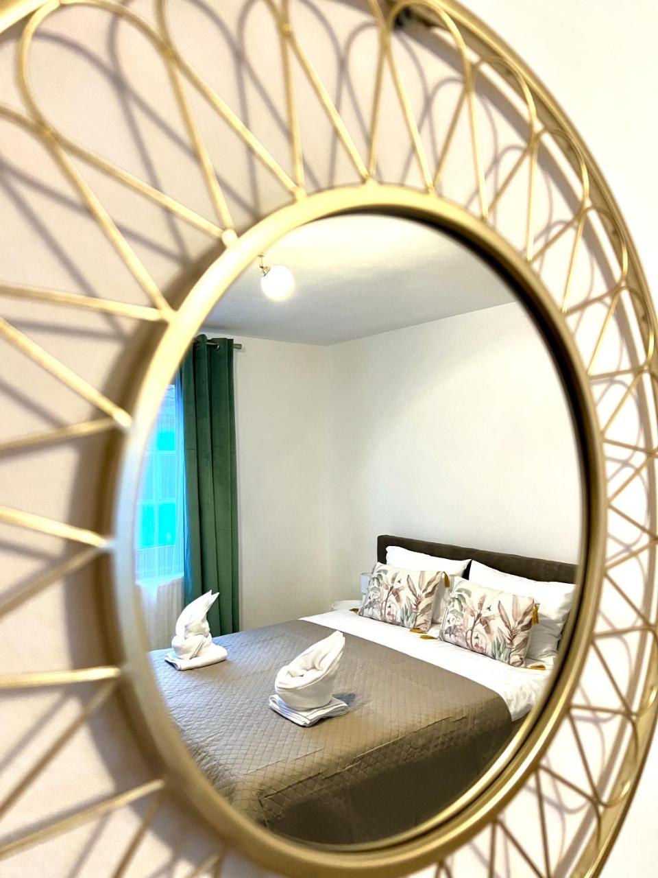 S-HOUSE Apartament spatios cu 2 dormitoare, curte, bucatarie, terasă și parcare privată aproape de Sibiu - 5