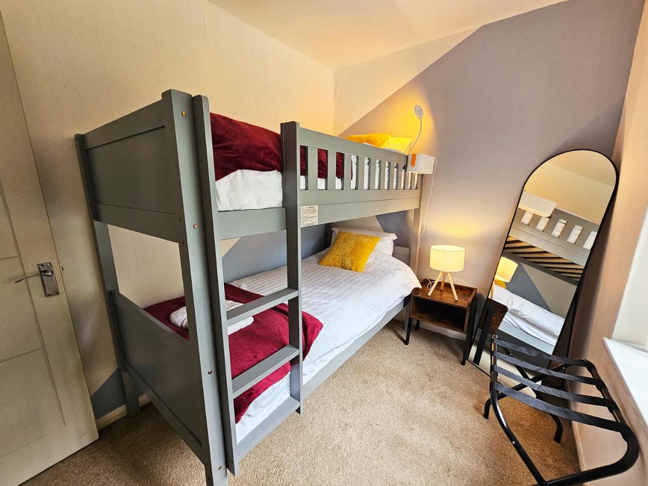 Group Stay with 3 Parking Spaces - 5