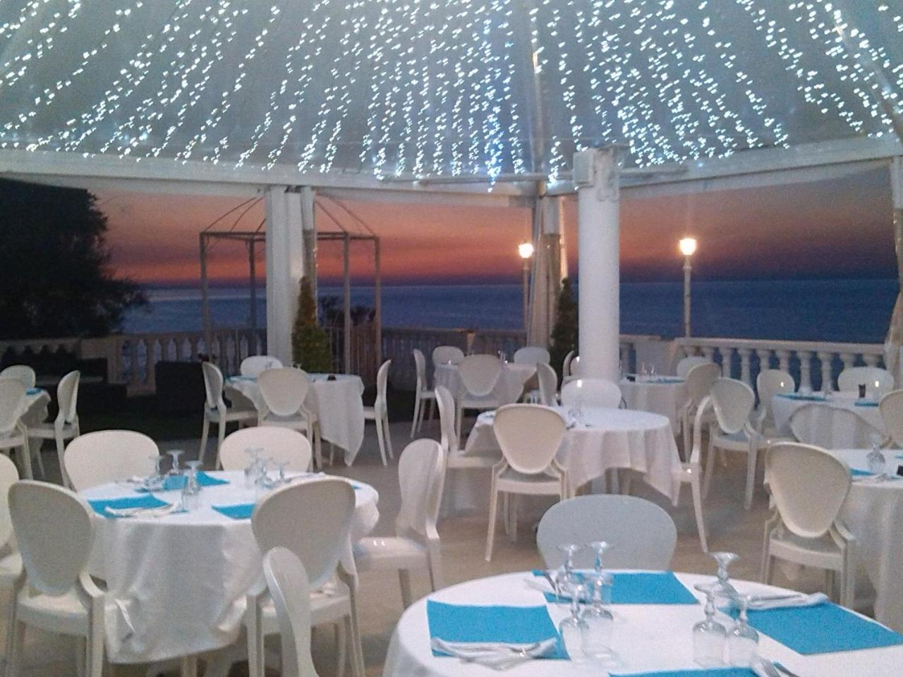 Hotel Ariana photo 3