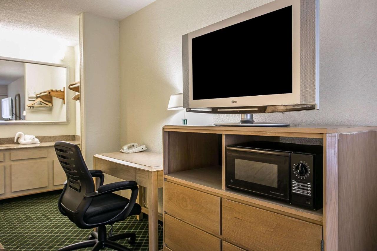 Quality Inn Sumter near Shaw AFB photo 4
