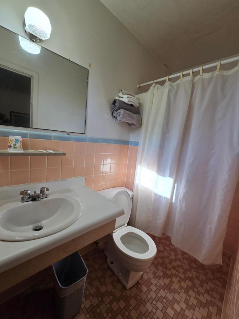 OYO Sandman Inn photo 2