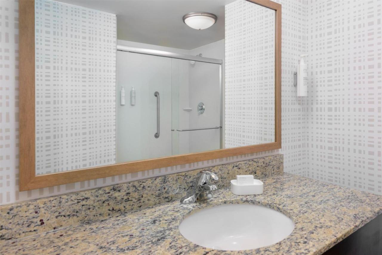 Hampton Inn & Suites Pensacola/Gulf Breeze photo 2