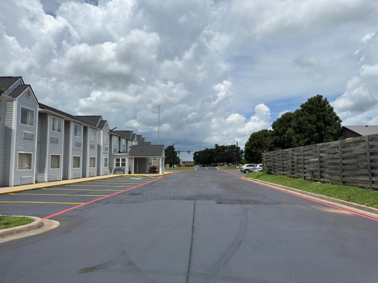 Americas Best Value Inn & Suites Ada