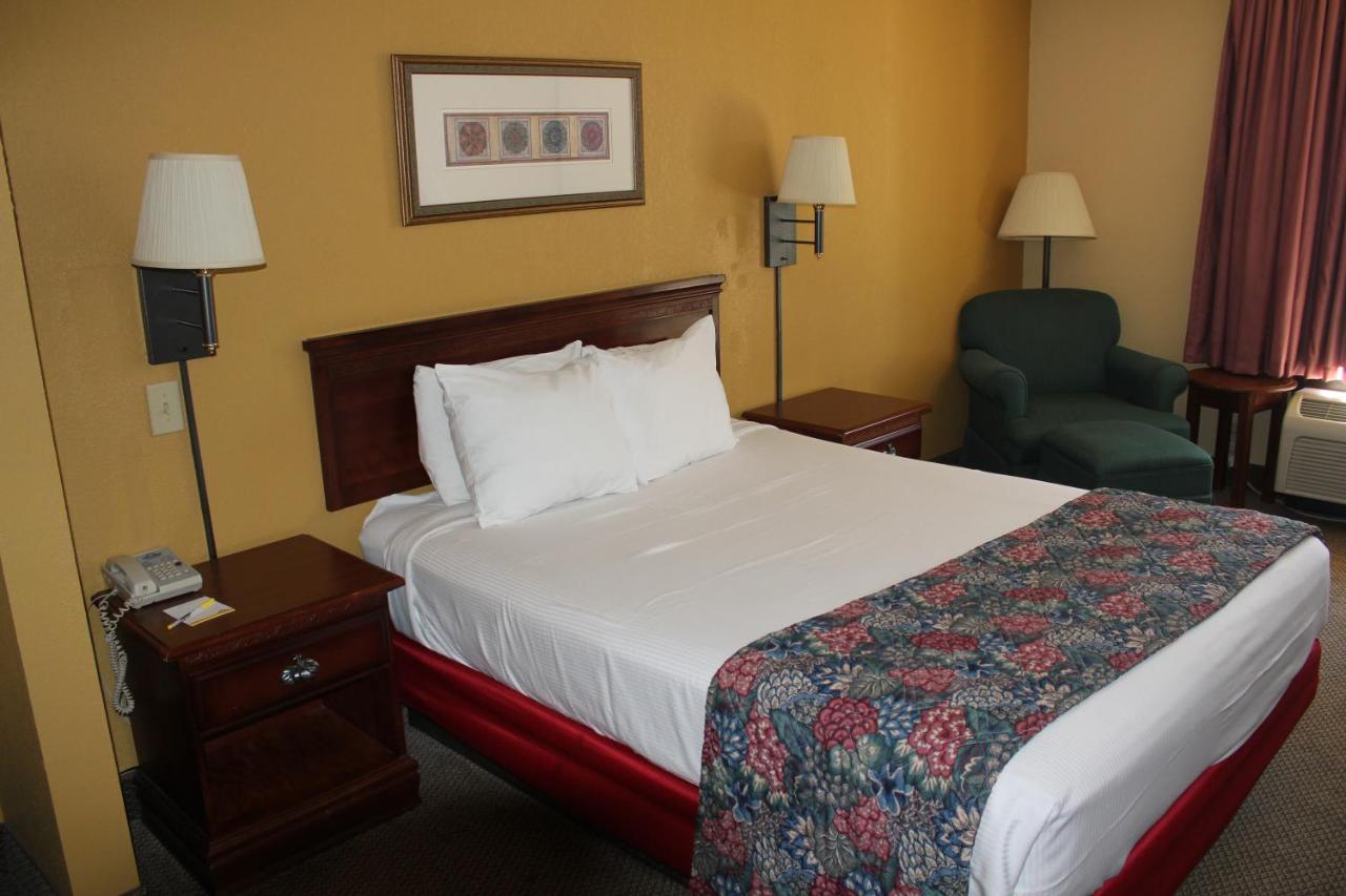 Photo - Days Inn by Wyndham Hoover Birmingham