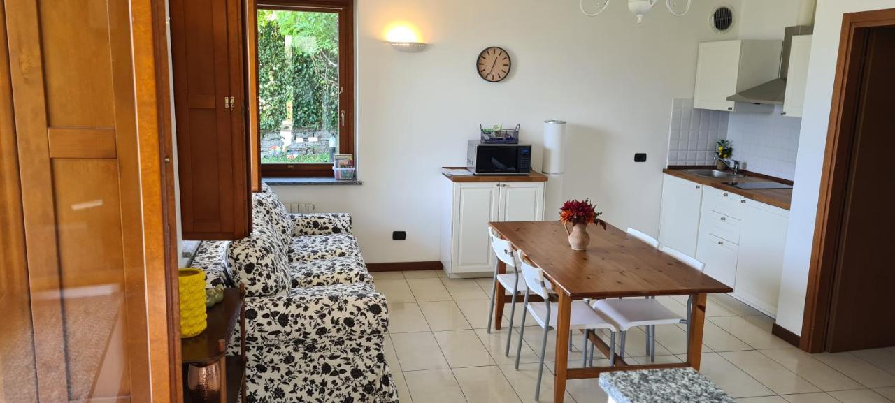 Villa Gli Ulivi - Ushuaia Apartment Lake & Garden View - Free Parking - 5
