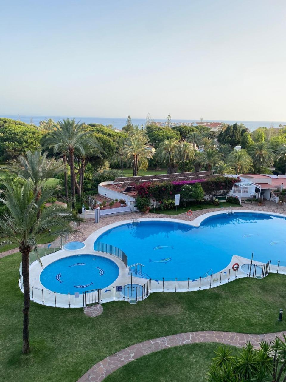 Marbella Beach View and Pool - 3