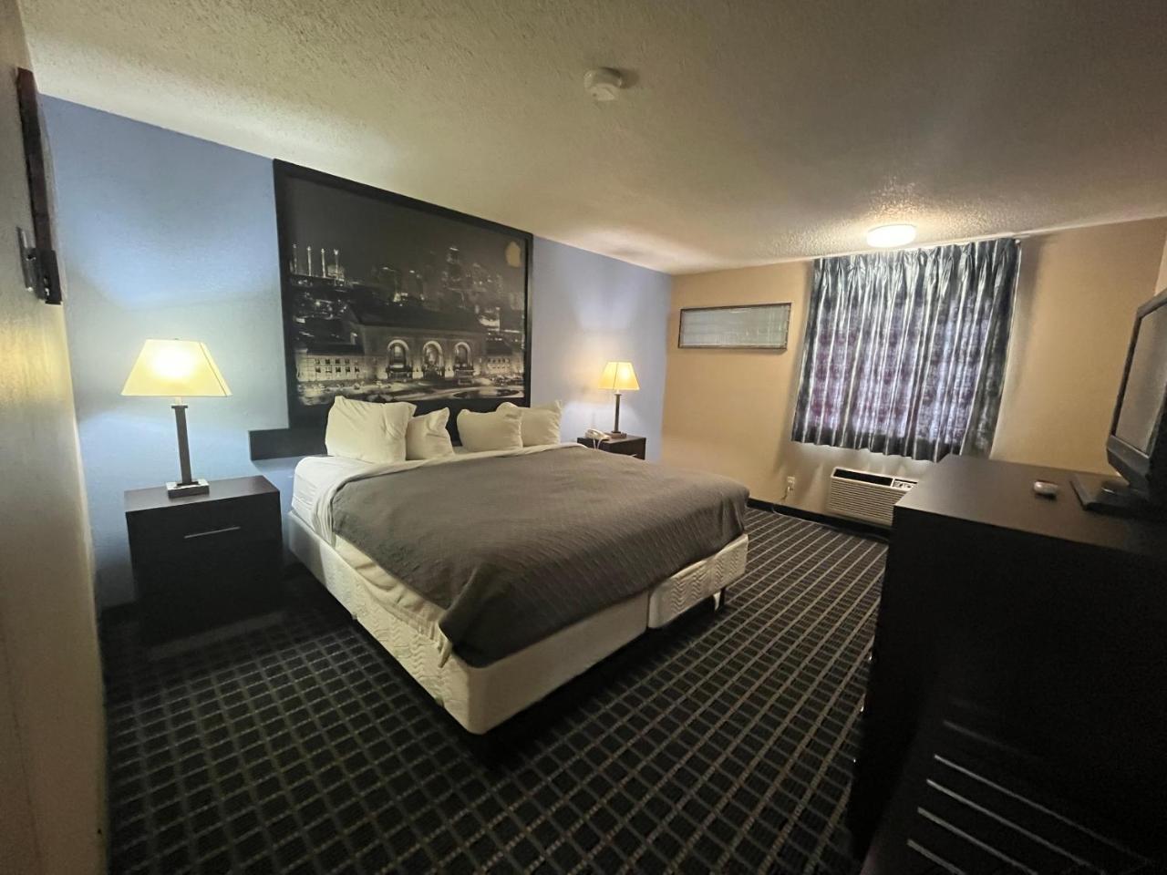 Motel 6 Concordia, MO photo 4