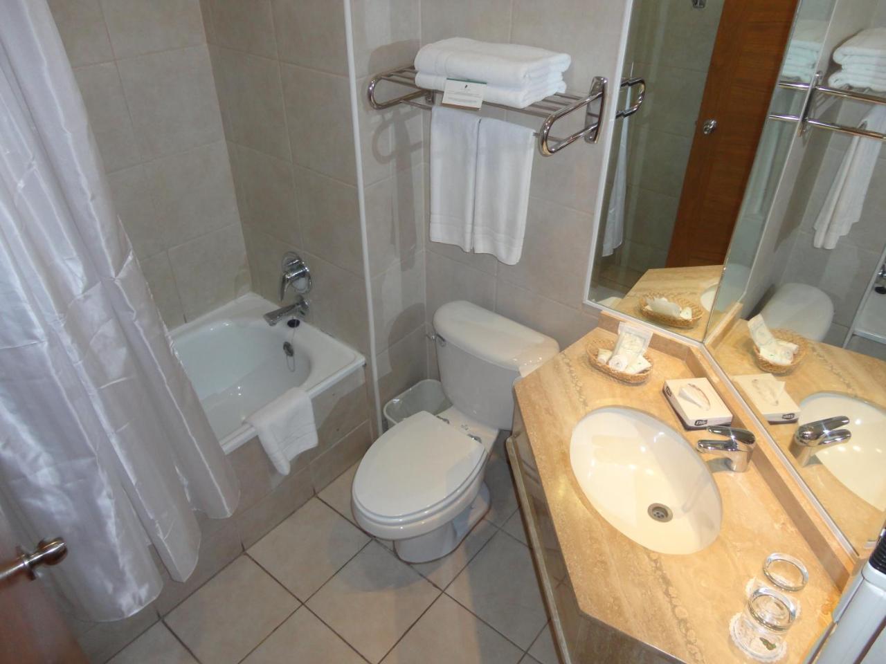 Hotel Diego de Almagro Los Angeles photo 3