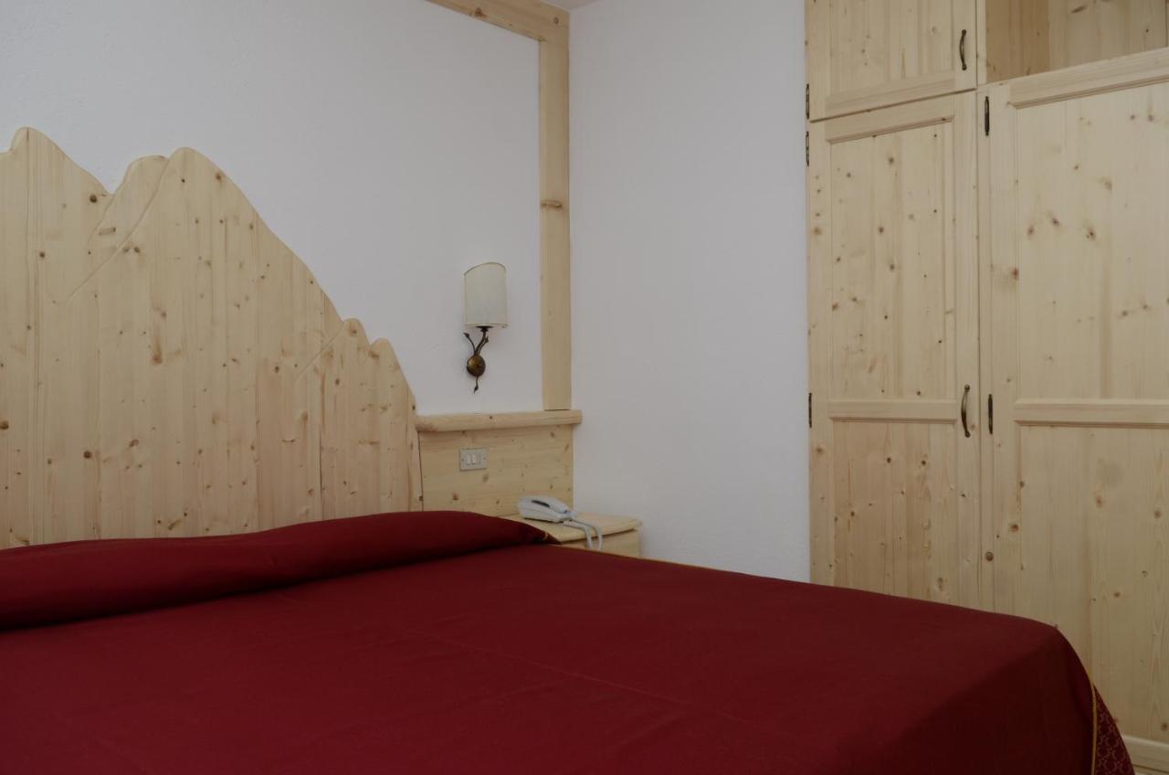 Hotel Corona photo 4