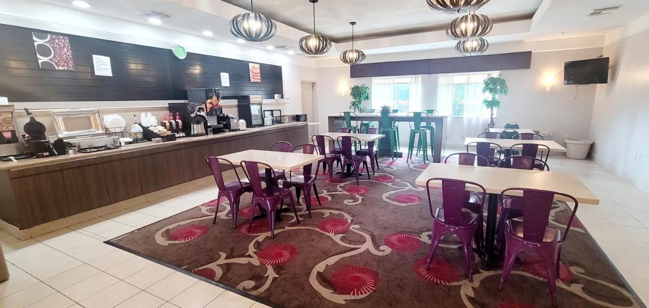 Kemah Edgewater Hotel, SureStay Collection by Best Western photo 2
