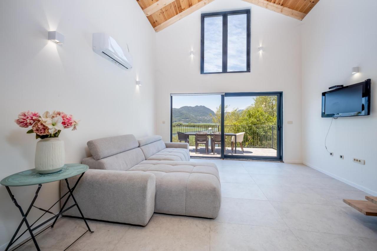 Lake House Buric - 2