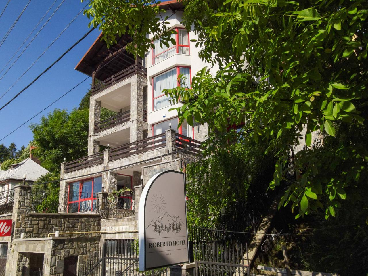 Roberto Hotel