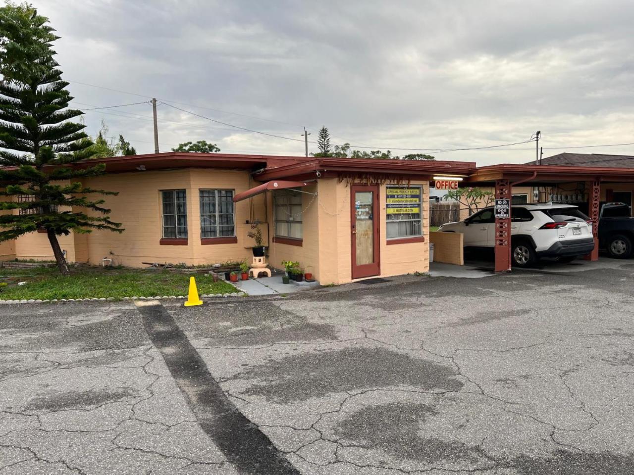 Slumberland Motel photo 3