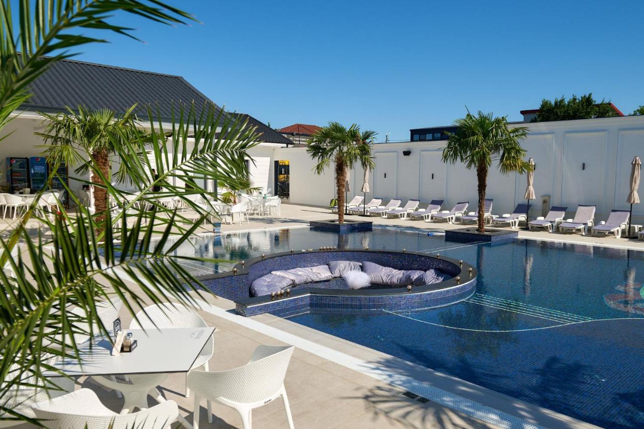 HOTEL ADRIANO