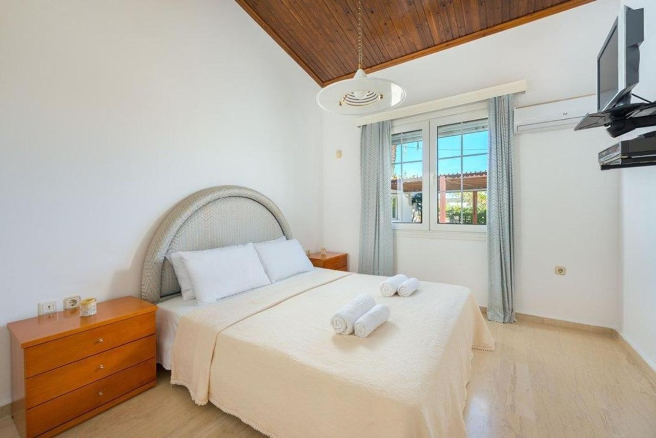 Beachfront Luxury Rhodes Villa 5 Bedrooms Sleeps 14 Villa Maria Kiotari - 5