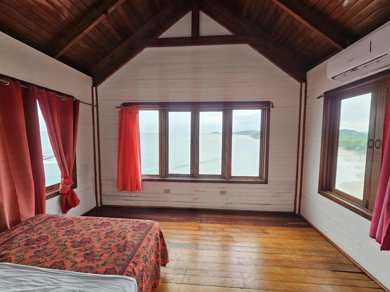 Magnific Rock - Surf Resort & Yoga Retreat Nicaragua photo 2