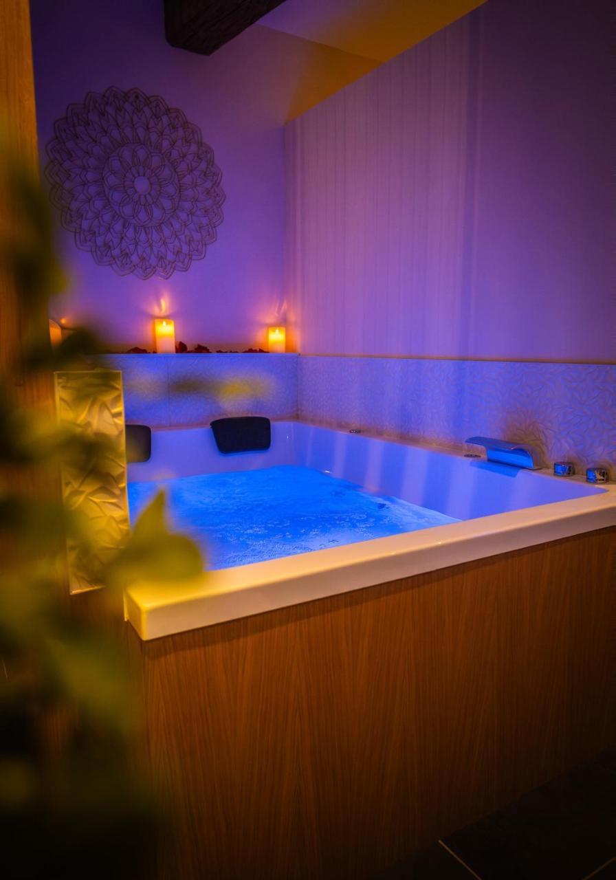 La Parenthèse Suites - appartement luxueux avec sauna et baignoire balnéo - 2