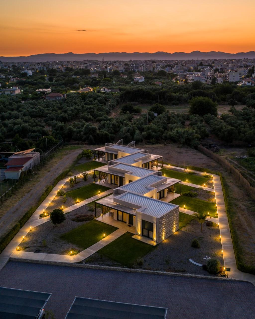 UNIQUE Suites Kalamata - 2