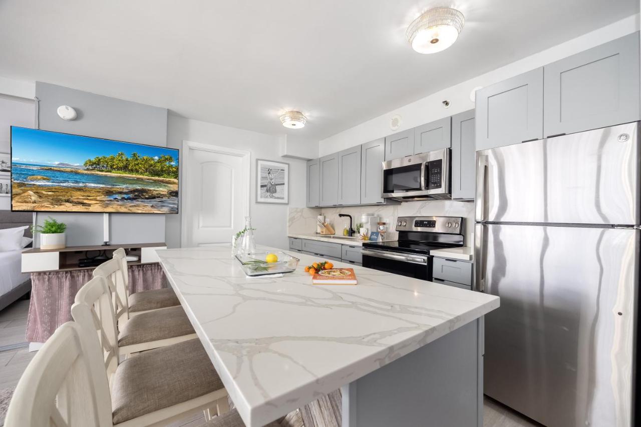 Ocean-view condo with lanai & sweeping views - 5