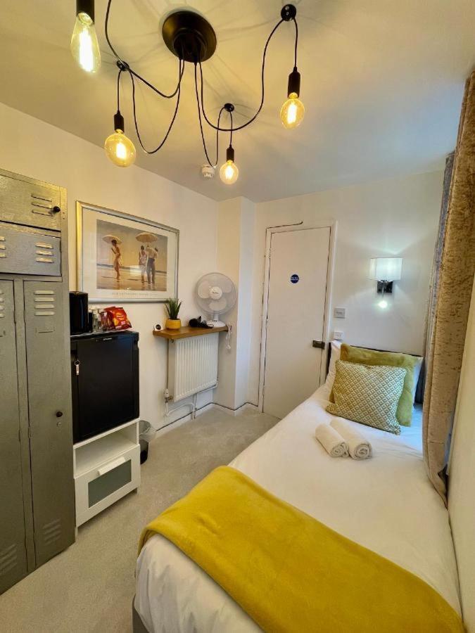 Brighton Black Hotel & Hot Tubs photo 2