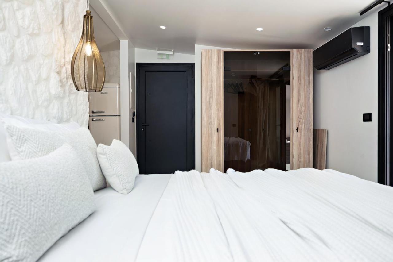 Ares Suites 3 - 5