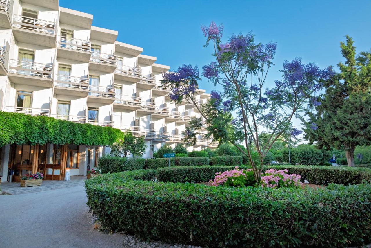 The Grove Seaside Hotel - 4
