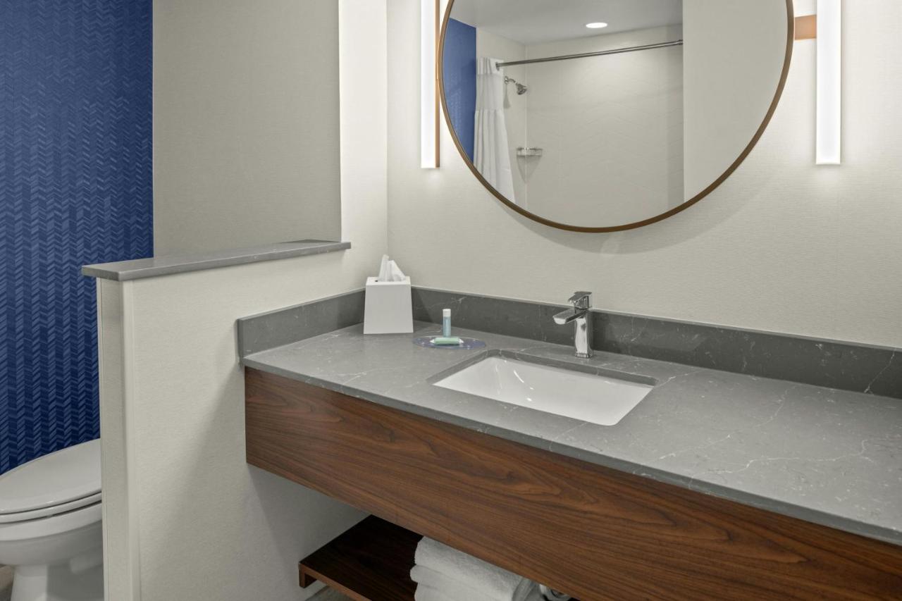 Fairfield by Marriott Inn & Suites Winters Davis photo 2
