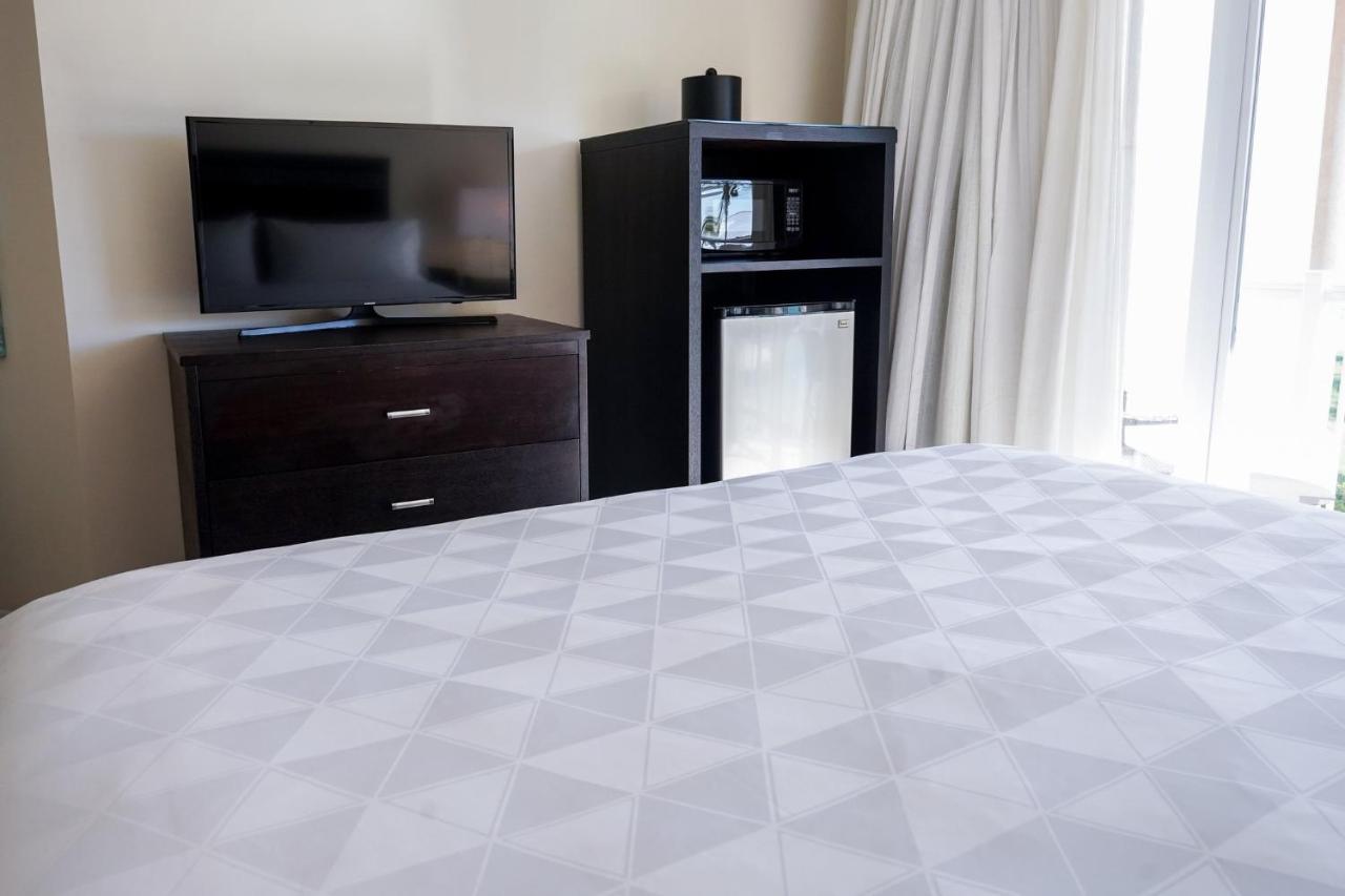 Photo - Holiday Inn Resort Grand Cayman by IHG