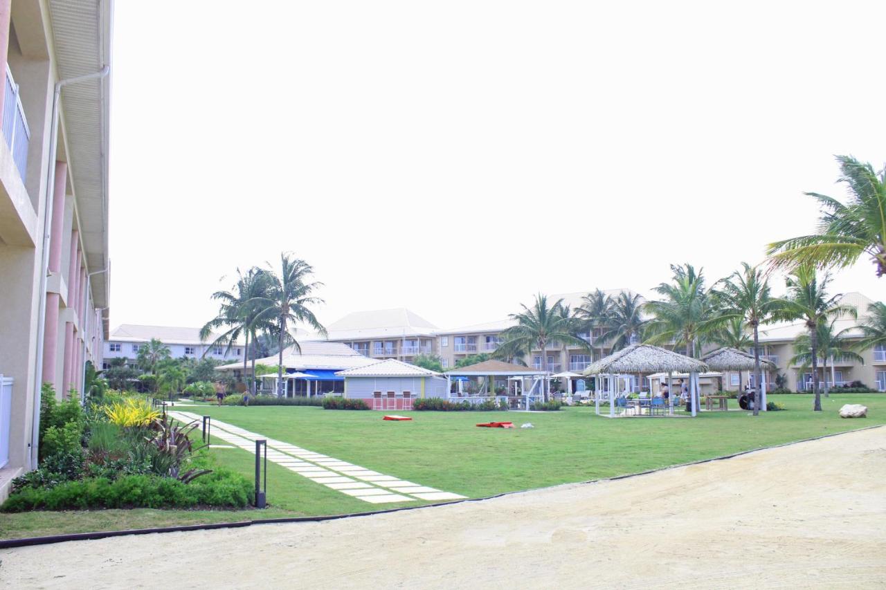 Photo - Holiday Inn Resort Grand Cayman by IHG