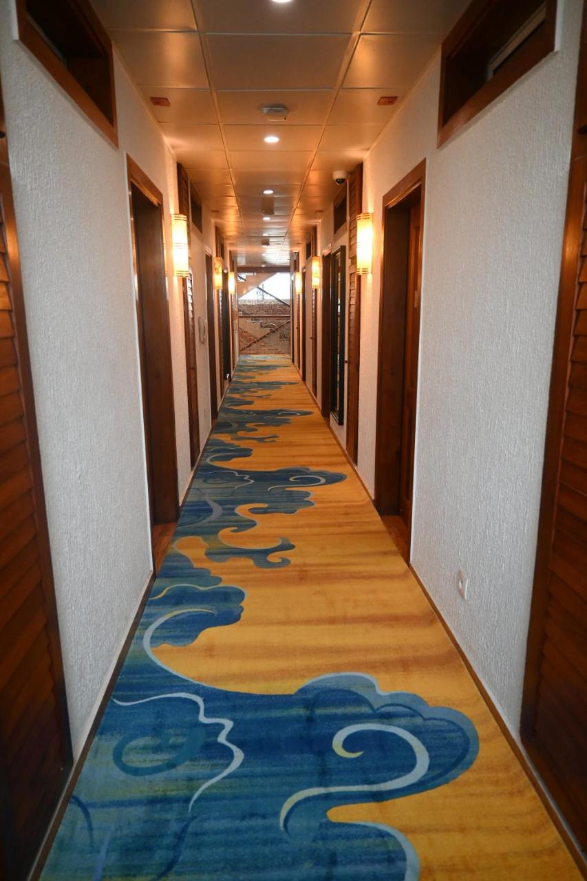 Grand Hôtel City - Akwa photo 2