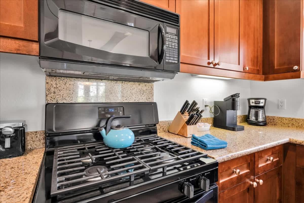 Upstairs 1BR Villa with Impeccable Views #A - 6