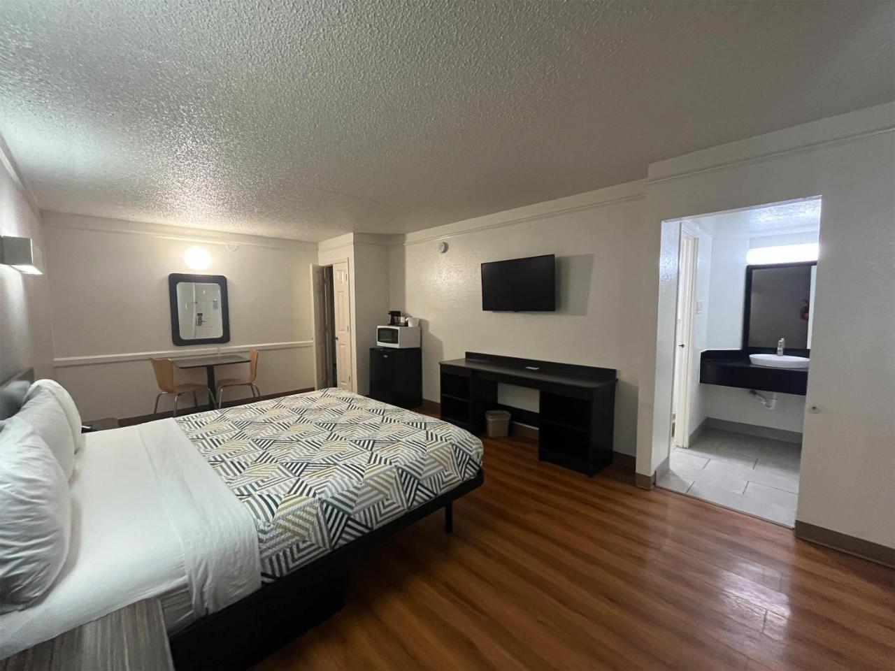 Studio 6 Studio 6 Suites Euless, TX – DFW West photo 4