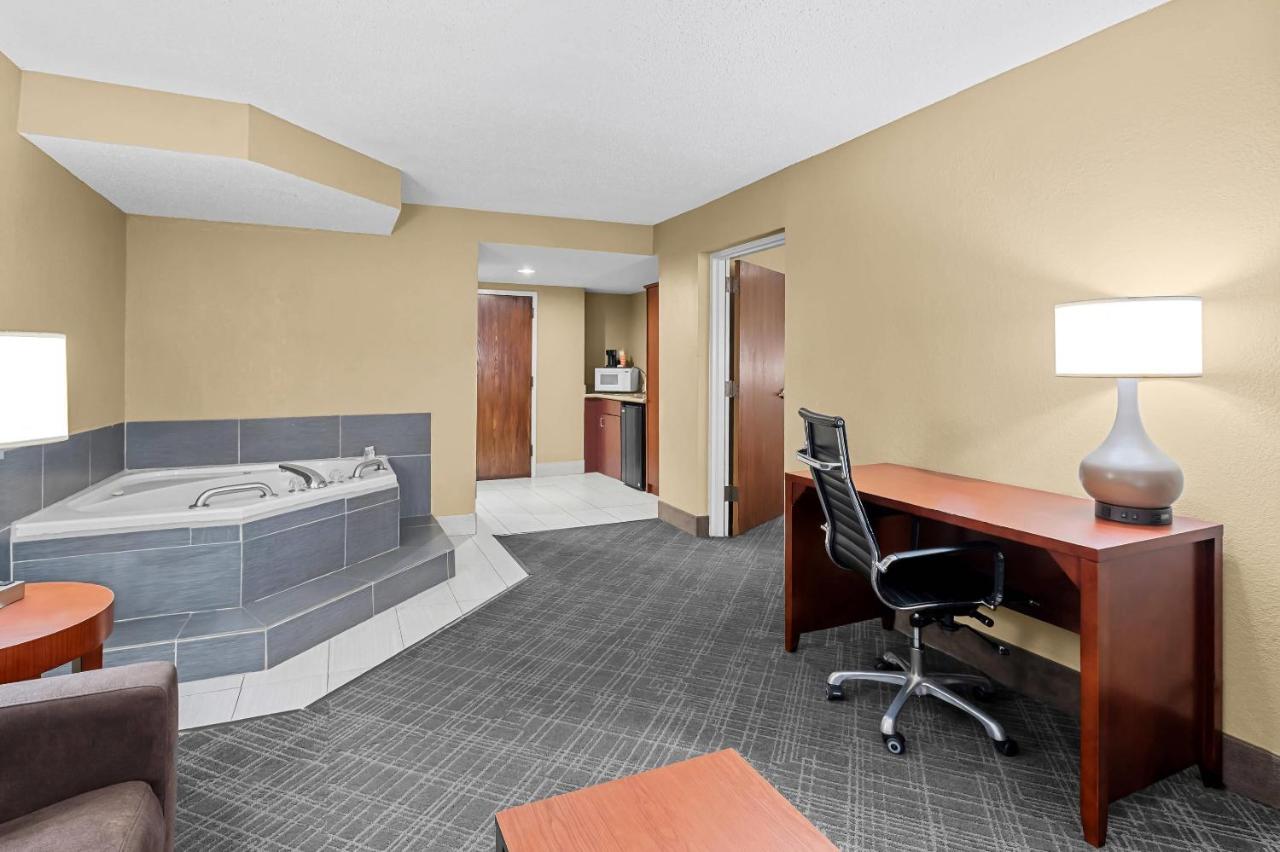 Comfort Inn University Area photo 4