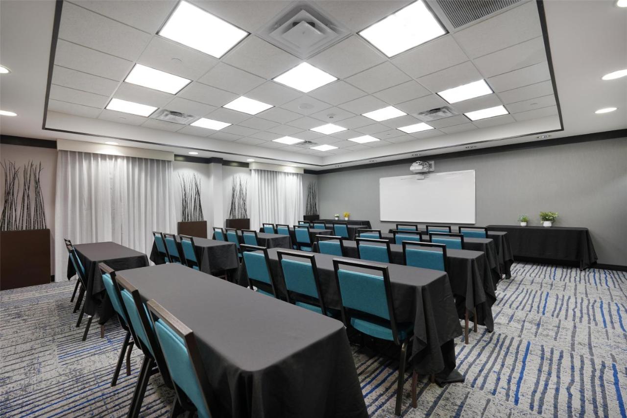 Hampton Inn & Suites Tulsa/Tulsa Hills photo 2